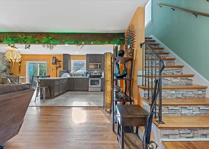 Charming 3 Bedroom House In A Quiet Neighborhood