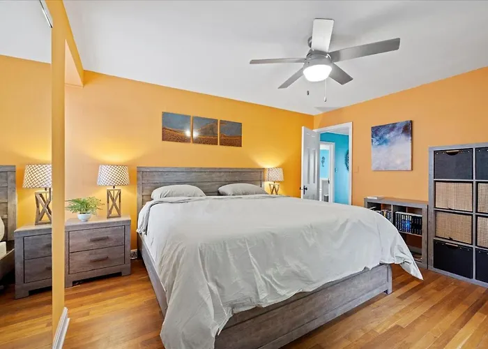 Charming 3 Bedroom House In A Quiet Neighborhood