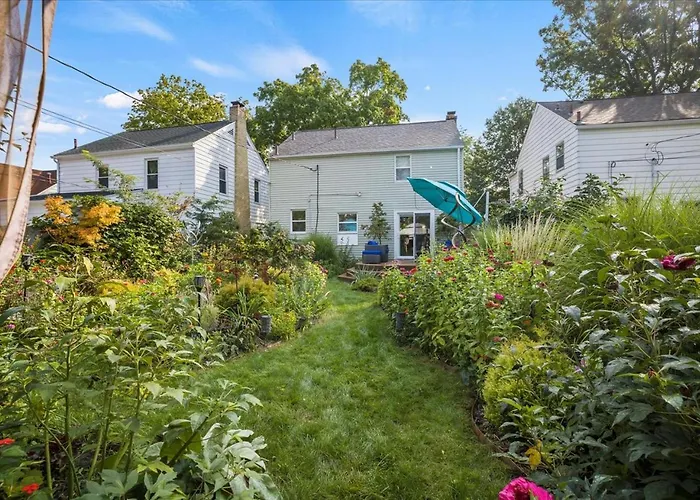 Charming 3 Bedroom House In A Quiet Neighborhood Columbus
